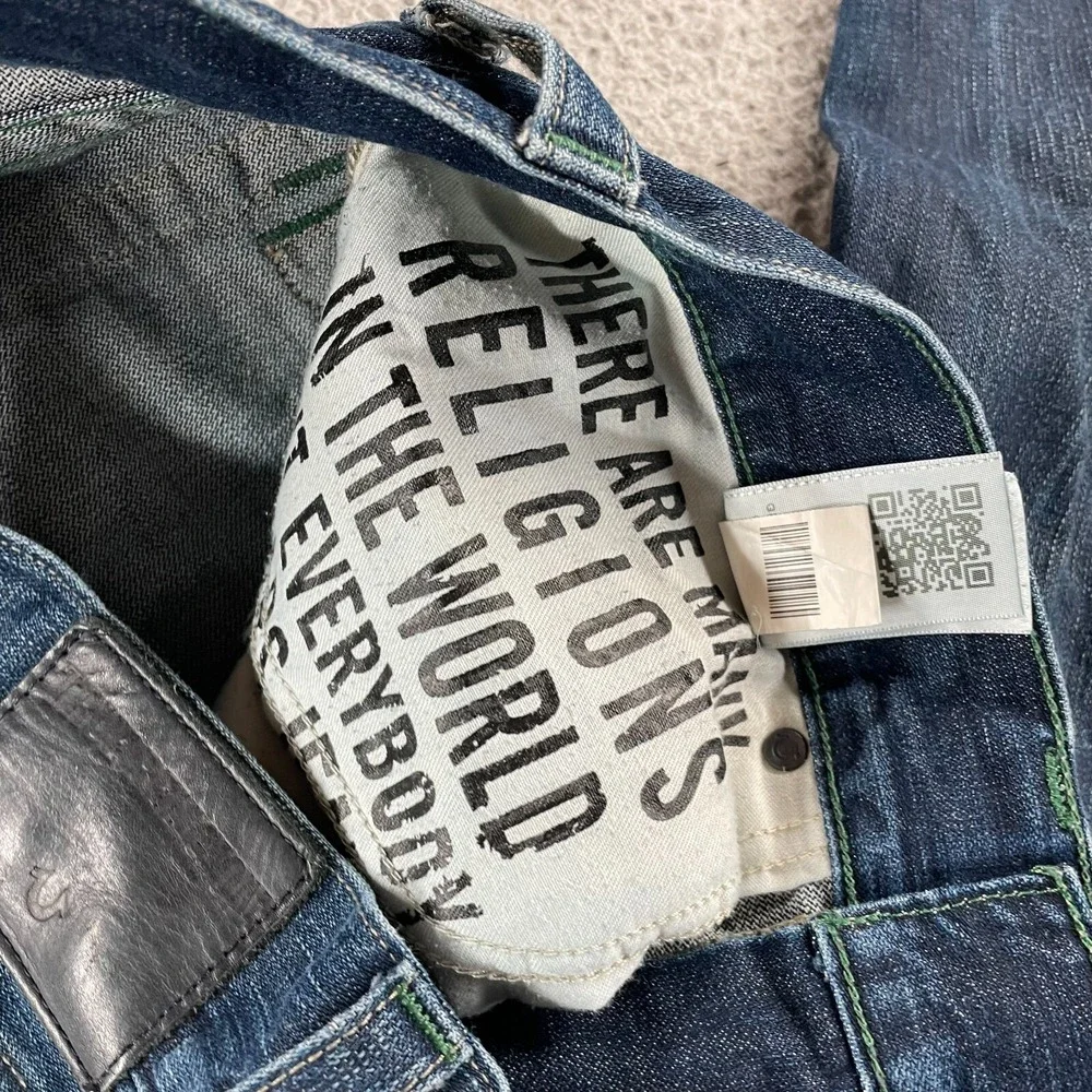 True Religion Men's Geno Flap SE Jeans Denim Blue Wash Size 34 Relax Slim Distre